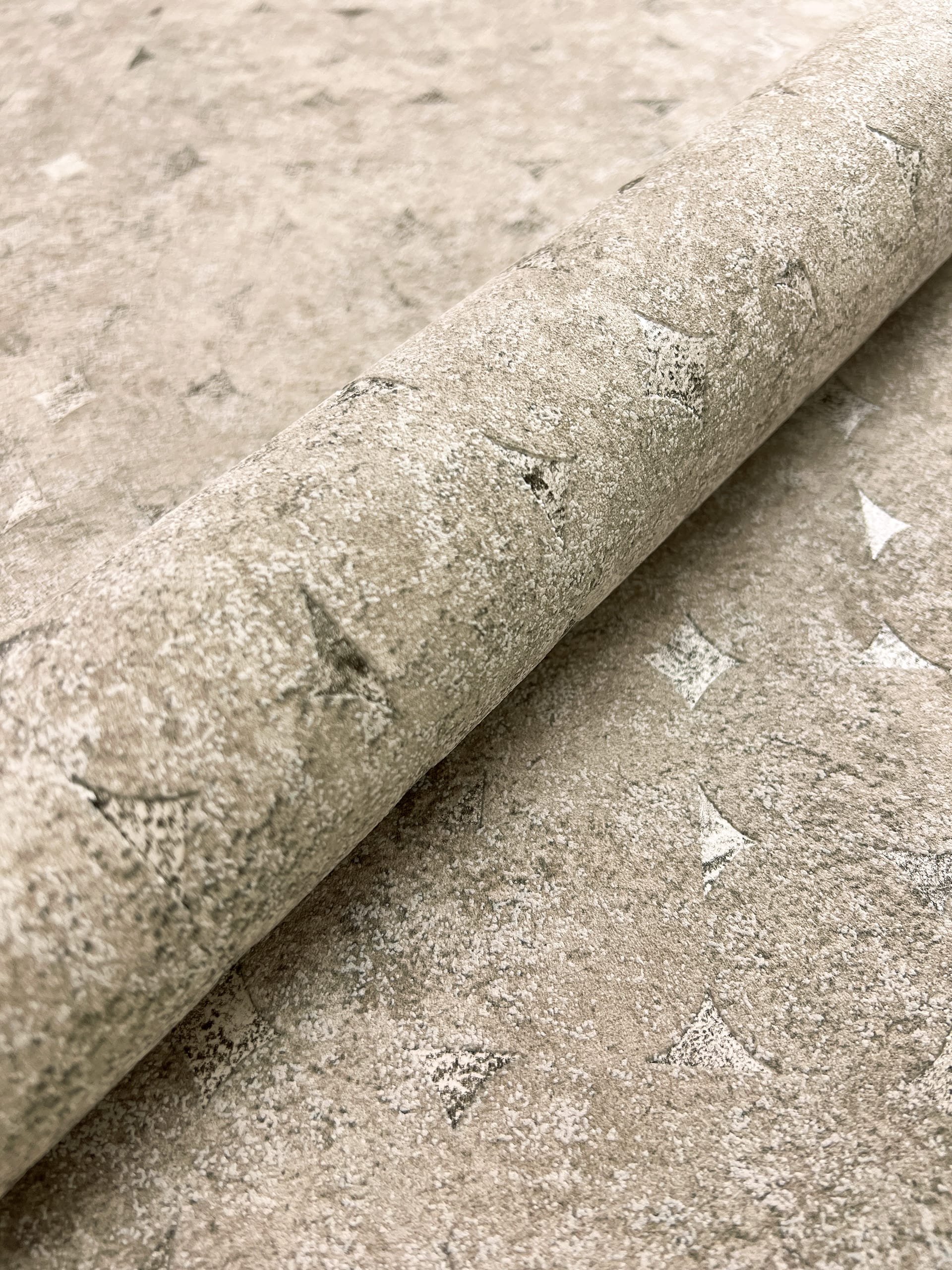 Saran Taupe